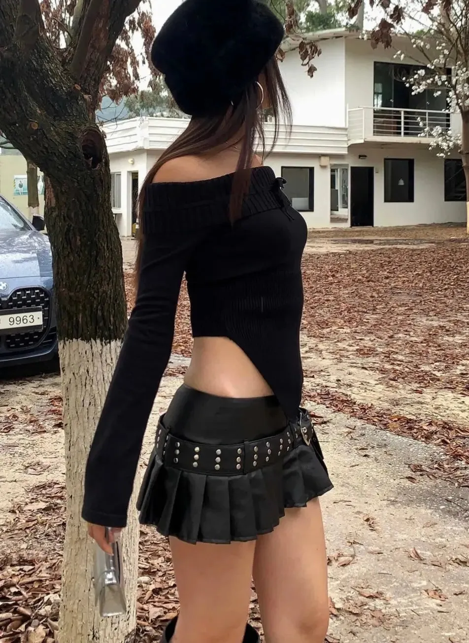 Chic Leather Short Skirt. Trending Fashionable Style