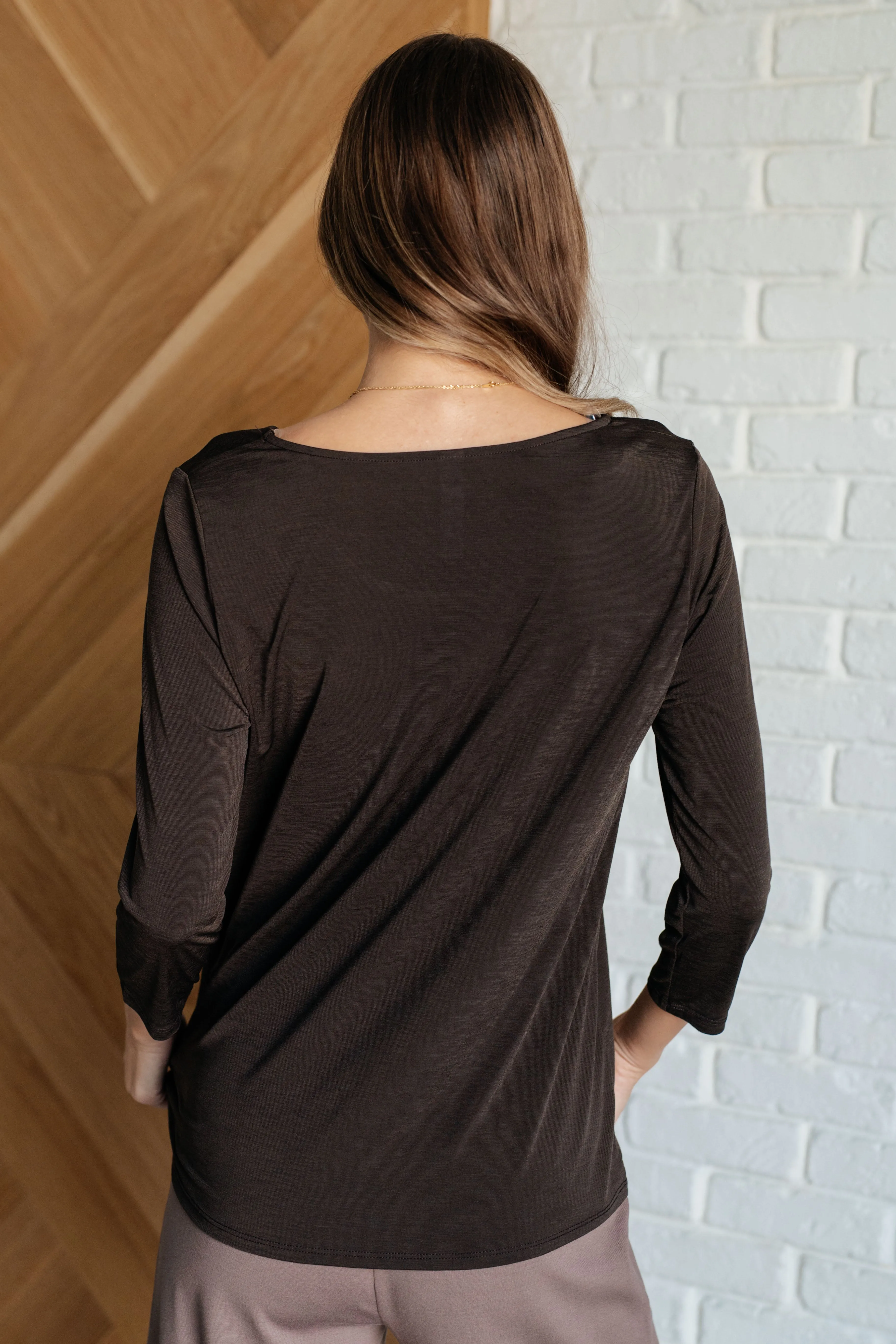 Dear Scarlett Signature Classic Round Neck Top in Chocolate