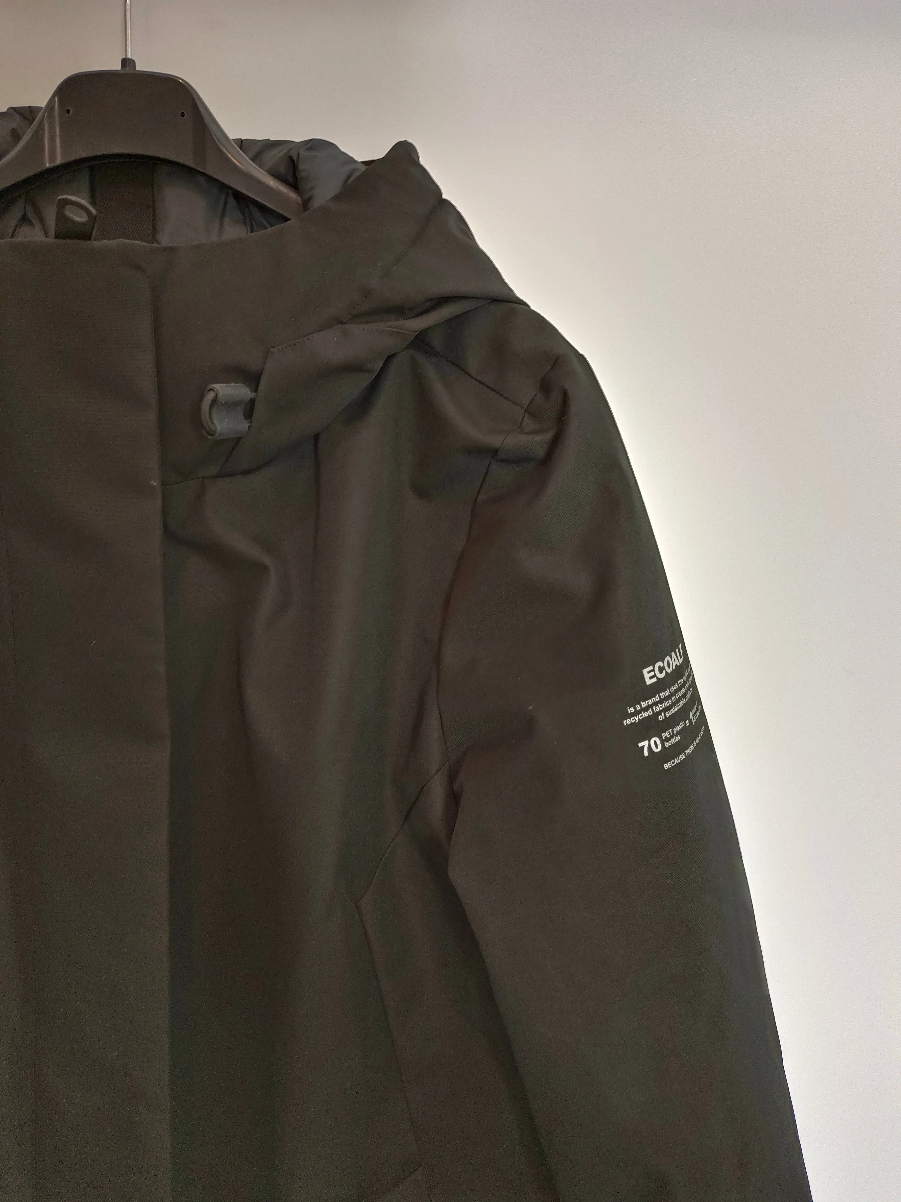 ECOALF. Abrigo negro parka T.s