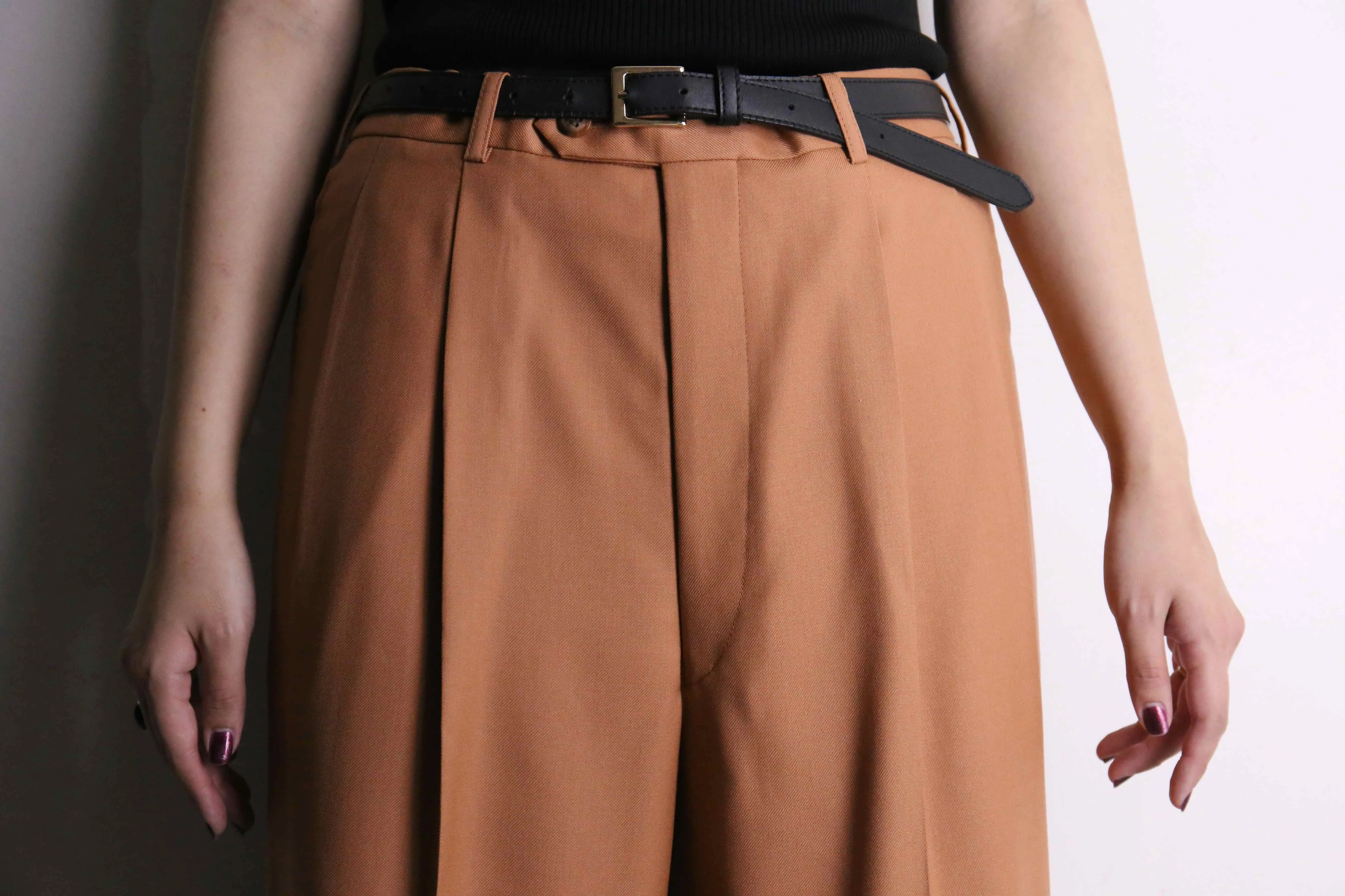 orange brown color 2-tuck slacks