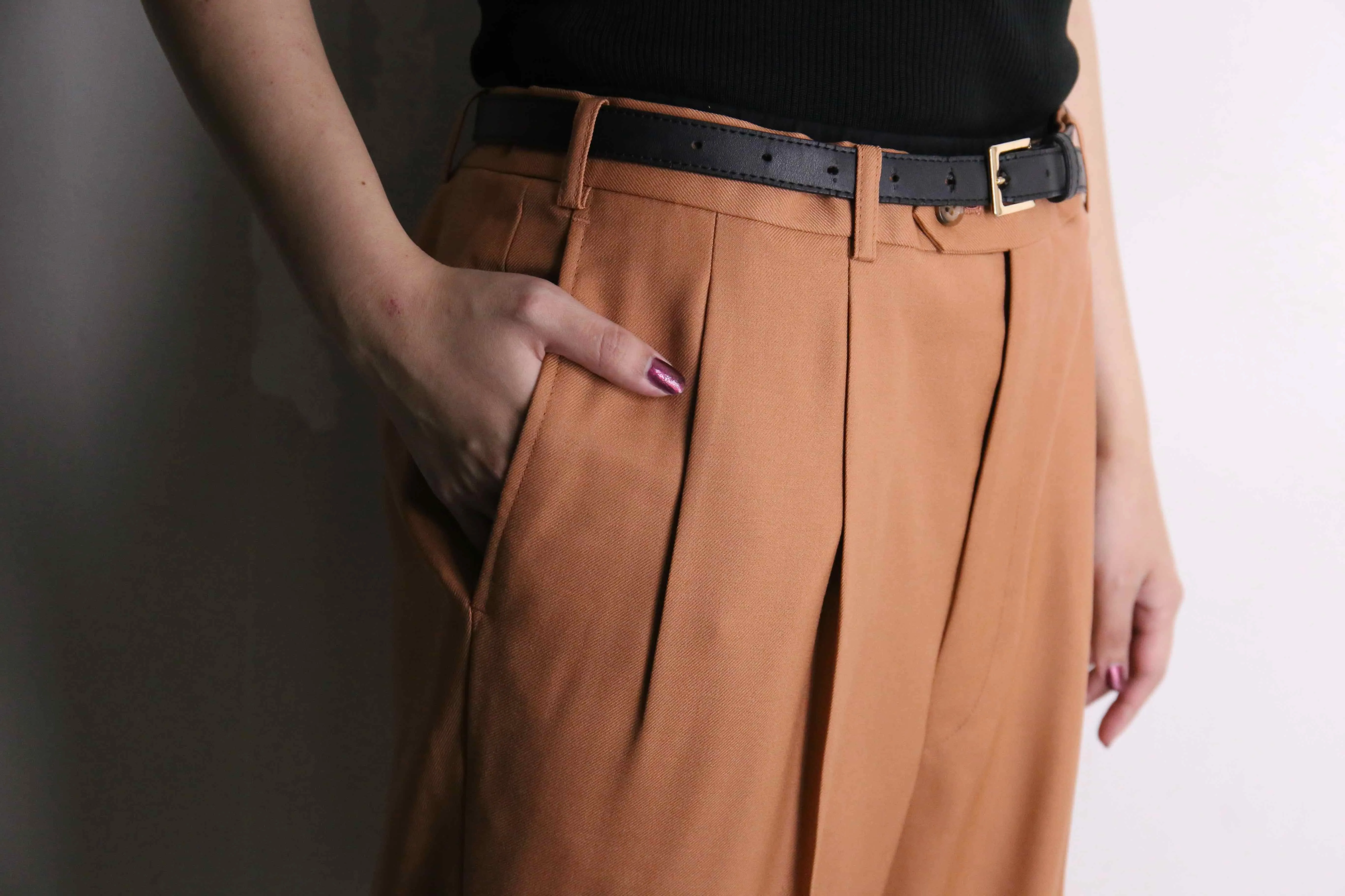 orange brown color 2-tuck slacks